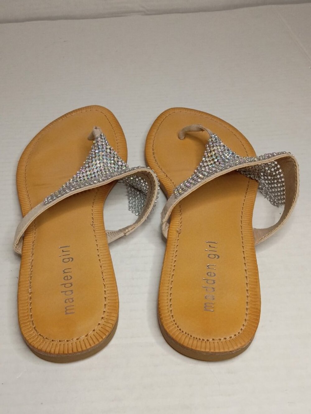 Madden Girl Sabeer Rhinestone Flat Thong Sandals Women’s Size 10